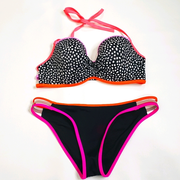 Victoria's Secret Other - Victoria's Secret The Getaway HalterBikini